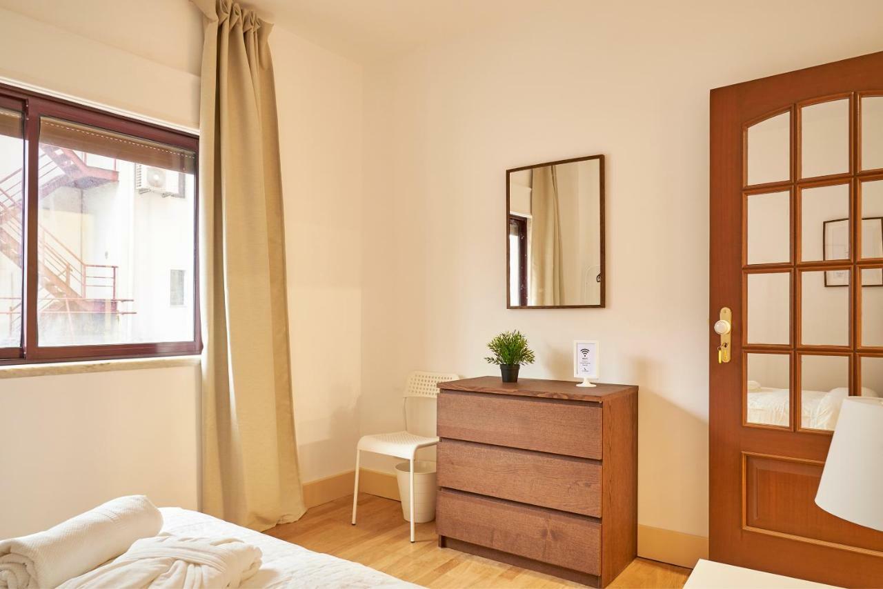 Campo Pequeno Avenida Hotel Lisbon Ruang foto